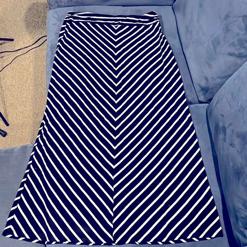 Comfy black and white maxi skirt